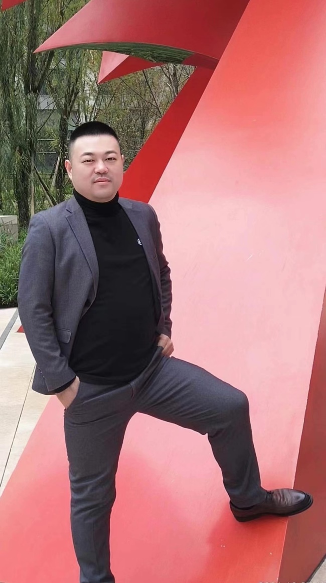 爷们白壮熊